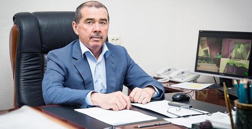 Исса Хашагульгов. Фото: Адам Алиханов
«Ингушетия» - интернет-газета http://gazetaingush.ru/intervyu/dlya-menya-glavnoe-doverie-lyudey Исса Хашагульгов. Фото: Адам Алиханов
«Ингушетия» - интернет-газета http://gazetaingush.ru/intervyu/dlya-menya-glavnoe-doverie-lyudey