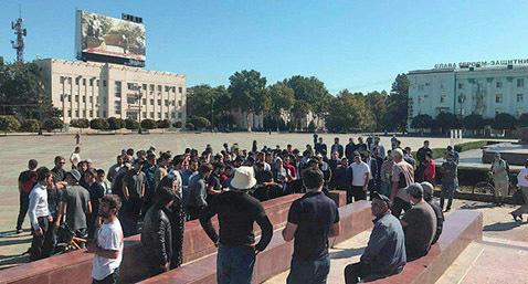 Митинг в поддержку Муртазали и Патимат Гасангусейновых. Махачкала, 1 октября 2018 г. Фото Расула Магомедова для "Кавказского узла" Митинг в поддержку Муртазали и Патимат Гасангусейновых. Махачкала, 1 октября 2018 г. Фото Расула Магомедова для "Кавказского узла"