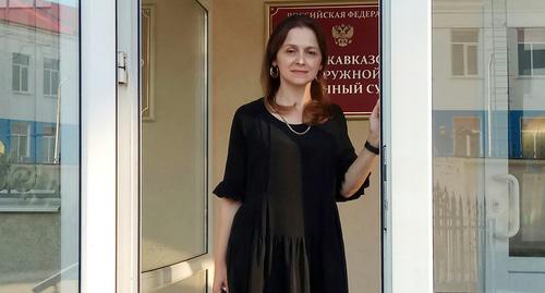 Адвокат Ислама Гугова Ева Чаниева на выходе из здания суда. Фото Константина Волгина для "Кавказского узла"
Адвокат Ислама Гугова Ева Чаниева на выходе из здания суда. Фото Константина Волгина для "Кавказского узла"