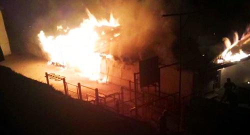 Пожар в здании школы селения Мокок Цунтинского района Дагестана. Фото http://05.mchs.gov.ru/upload/site37/document_operational/zkHKk9IRK4.jpg Пожар в здании школы селения Мокок Цунтинского района Дагестана. Фото http://05.mchs.gov.ru/upload/site37/document_operational/zkHKk9IRK4.jpg