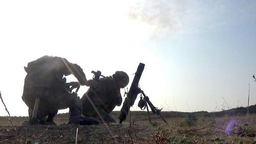 Азербайджанские военные на стрельбах. Октябрь 2018 года. Фото с сайта Минобороны Азербайджана. https://mod.gov.az/ru/news/motostrelkovye-podrazdeleniya-vypolnili-uprazhneniya-po-strelbe-video-24652.html Азербайджанские военные на стрельбах. Октябрь 2018 года. Фото с сайта Минобороны Азербайджана. https://mod.gov.az/ru/news/motostrelkovye-podrazdeleniya-vypolnili-uprazhneniya-po-strelbe-video-24652.html