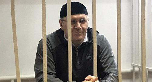 Оюб Титиев в зале суда 12 ноября 2018 года. Фото Патимат Махмудовой для "Кавказского узла". Оюб Титиев в зале суда 12 ноября 2018 года. Фото Патимат Махмудовой для "Кавказского узла".