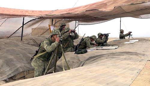 Азербайджанские военные на учениях. Ноябрь 2018 года. Фото с сайта Минобороны Азербайджана. https://mod.gov.az/ru/news/v-ramkah-kshvi-vojska-nahchyvanskogo-garnizona-uspeshno-proveli-etap-s-boevoj-strelboj-video-24912.html Азербайджанские военные на учениях. Ноябрь 2018 года. Фото с сайта Минобороны Азербайджана. https://mod.gov.az/ru/news/v-ramkah-kshvi-vojska-nahchyvanskogo-garnizona-uspeshno-proveli-etap-s-boevoj-strelboj-video-24912.html