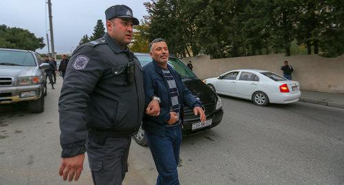 Задержание активистов партии Народного фронта Азербайджана во время шествия 17.11.2018. Фото Азиза Каримова для "Кавказского узла" Задержание активистов партии Народного фронта Азербайджана во время шествия 17.11.2018. Фото Азиза Каримова для "Кавказского узла"