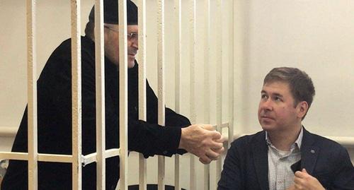 Оюб Титиев и его защита в суде. Фото предоставлено ПЦ "Мемориал" Оюб Титиев и его защита в суде. Фото предоставлено ПЦ "Мемориал"