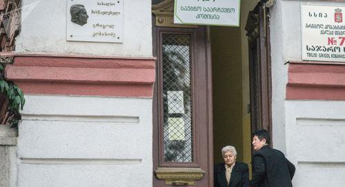 Избирательный участок в Грузии. Фото SPUTNIK / LEVAN AVLABRELI
https://sputnik-georgia.ru/election-2018/20181128/243159656/V-Gruzii-nachalsya-vtoroy-tur-vyborov-prezidenta-strany.html Избирательный участок в Грузии. Фото SPUTNIK / LEVAN AVLABRELI
https://sputnik-georgia.ru/election-2018/20181128/243159656/V-Gruzii-nachalsya-vtoroy-tur-vyborov-prezidenta-strany.html