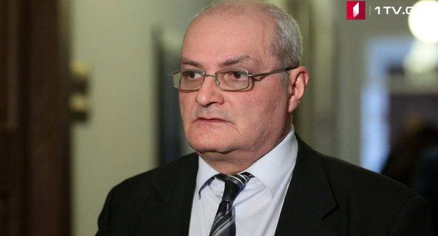 Гачечиладзе Георгий. Фото Архив мака https://1tv.ge/news/gia-gachechiladze-parlamentis-tavmjdomarem-ganckhadeba-emociur-niadagze-gaaketa/ Гачечиладзе Георгий. Фото Архив мака https://1tv.ge/news/gia-gachechiladze-parlamentis-tavmjdomarem-ganckhadeba-emociur-niadagze-gaaketa/