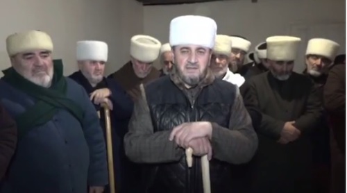 Родственники жертв ДТП в Грозном. Скриншот с видео https://www.instagram.com/p/BrZ9a3tAHxA/ Родственники жертв ДТП в Грозном. Скриншот с видео https://www.instagram.com/p/BrZ9a3tAHxA/