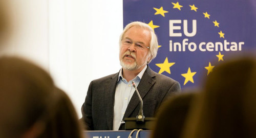 Вольфганг Бенедек. Фото: делегация ЕС в Биг https://europeanwesternbalkans.com/2017/05/04/sarajevo-eu-info-centre-hosts-seminar-eu-fundamental-human-rights-and-freedom-of-expression/ Вольфганг Бенедек. Фото: делегация ЕС в Биг https://europeanwesternbalkans.com/2017/05/04/sarajevo-eu-info-centre-hosts-seminar-eu-fundamental-human-rights-and-freedom-of-expression/