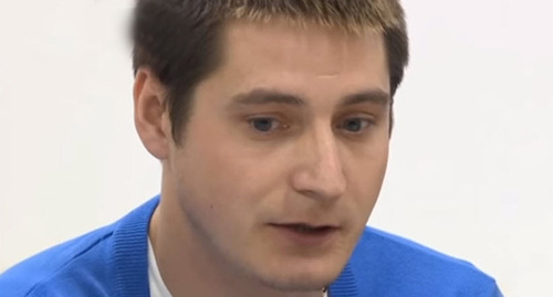 Максим Лапунов. Кадр из видео пользователя euronews (на русском)
https://www.youtube.com/watch?v=sEdtOC14tSg Максим Лапунов. Кадр из видео пользователя euronews (на русском)
https://www.youtube.com/watch?v=sEdtOC14tSg