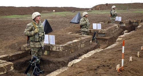 Азербайджанские военные. Фото: пресс-служба Минобороны Азербайджана https://mod.gov.az/ru/news/ministr-oborony-proveril-boegotovnost-peredovyh-podrazdelenij-video-25105.html Азербайджанские военные. Фото: пресс-служба Минобороны Азербайджана https://mod.gov.az/ru/news/ministr-oborony-proveril-boegotovnost-peredovyh-podrazdelenij-video-25105.html