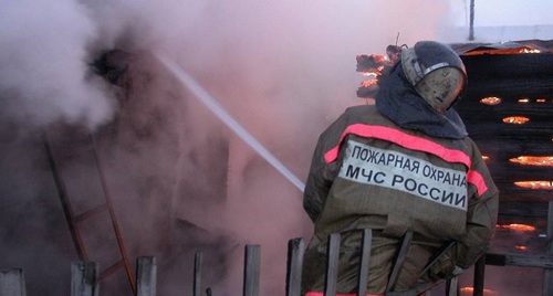Тушение пожара. Фото: пресс-служба ГУ МЧС по Ростовской области http://61.mchs.gov.ru/operationalpage/operational/item/7825190/ Тушение пожара. Фото: пресс-служба ГУ МЧС по Ростовской области http://61.mchs.gov.ru/operationalpage/operational/item/7825190/