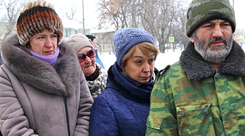 Участники пикета в Гуково 12 января 2019 года. Фото Вячеслава Прудникова для "Кавказского узла" Участники пикета в Гуково 12 января 2019 года. Фото Вячеслава Прудникова для "Кавказского узла"
