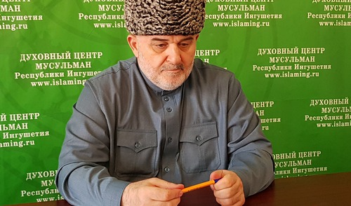 Иса Хамхоев. Фото: пресс-служба муфтията Ингушетии http://muftiyatri.ru/2018/09/03/совещание-в-дцм-ри-03-09-2018-г/ Иса Хамхоев. Фото: пресс-служба муфтията Ингушетии http://muftiyatri.ru/2018/09/03/совещание-в-дцм-ри-03-09-2018-г/