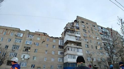 Дом в Шахтах, где произошел взрыв. Фото пресс-службы СК РФ
Дом в Шахтах, где произошел взрыв. Фото пресс-службы СК РФ
