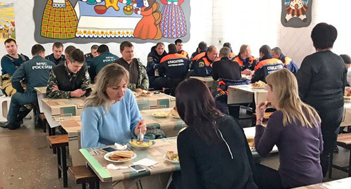 Пострадавшие от взрыва в школе №23. Шахты, 15 января 2019 г. Фото Вячеслава Прудникова для "Кавказского узла" Пострадавшие от взрыва в школе №23. Шахты, 15 января 2019 г. Фото Вячеслава Прудникова для "Кавказского узла"