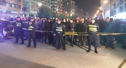 Оцепление на месте взрыва в Тбилиси 16 января 2019 года. © Sputnik / Shota Nozadze
Читать далее: https://sputnik-georgia.ru/incidents/20190116/243928638/Bolshinstvo-postradavshikh-pri-vzryve-v-Tbilisi---deti.html Оцепление на месте взрыва в Тбилиси 16 января 2019 года. © Sputnik / Shota Nozadze
Читать далее: https://sputnik-georgia.ru/incidents/20190116/243928638/Bolshinstvo-postradavshikh-pri-vzryve-v-Tbilisi---deti.html