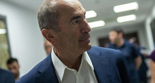 Роберт Качарян. Фото © Sputnik / Asatur Yesayants https://ru.armeniasputnik.am/politics/20180904/14244201/kocharyan-ne-smozhet-pokinut-armeniyu---sledstvie-ustanovilo-meru-presecheniya.html Роберт Качарян. Фото © Sputnik / Asatur Yesayants https://ru.armeniasputnik.am/politics/20180904/14244201/kocharyan-ne-smozhet-pokinut-armeniyu---sledstvie-ustanovilo-meru-presecheniya.html