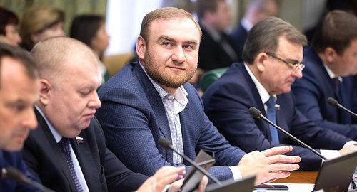 Рауф Арашуков. фото http://council.gov.ru/events/news/100988/ Рауф Арашуков. фото http://council.gov.ru/events/news/100988/