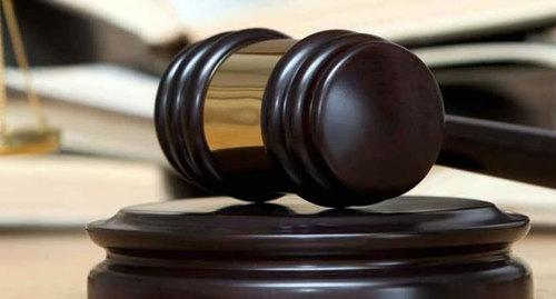 Молоток судьи. Фото https://courts.gov.az/ru Молоток судьи. Фото https://courts.gov.az/ru
