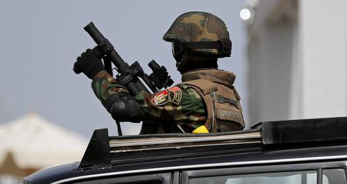 Сотрудник силовых структур Египта. Фото: REUTERS/Mohamed Abd El Ghany Сотрудник силовых структур Египта. Фото: REUTERS/Mohamed Abd El Ghany