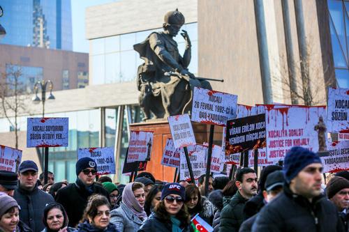 Участники акции памяти жертв Ходжалинской трагедии в Баку. 26 февраля 2019 года. Фото Азиза Каримова для "Кавказского узла" Участники акции памяти жертв Ходжалинской трагедии в Баку. 26 февраля 2019 года. Фото Азиза Каримова для "Кавказского узла"