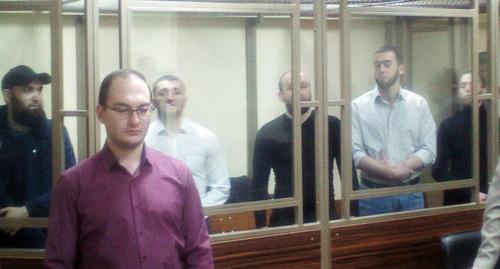Подсудимые и их адвокаты выслушивают приговор суда. Фото Валерия Люгаева для "Кавказского узла"
Подсудимые и их адвокаты выслушивают приговор суда. Фото Валерия Люгаева для "Кавказского узла"