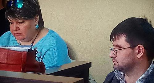 Владислав Хохлачев и его защитница в зале суда. Фото Константина Волгина для "Кавказского узла"
Владислав Хохлачев и его защитница в зале суда. Фото Константина Волгина для "Кавказского узла"