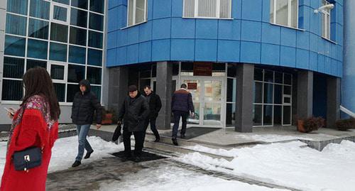 Ленинский районный суд, где проходят заседания по делу о смерти Владимира Цкаева. Фото Эммы Марзоевой для "Кавказского узла" Ленинский районный суд, где проходят заседания по делу о смерти Владимира Цкаева. Фото Эммы Марзоевой для "Кавказского узла"