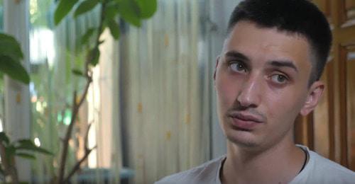 Кадр фильма "Крайний юг". Скриншот с видео ProtivPytok https://www.youtube.com/watch?v=K9NG2brM83c Кадр фильма "Крайний юг". Скриншот с видео ProtivPytok https://www.youtube.com/watch?v=K9NG2brM83c