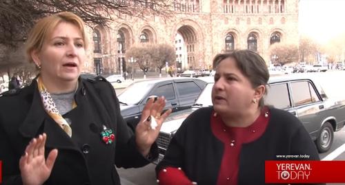 Матери солдат из воинской части в Мегри. Фото: скриншот видео Youtube канала YerevanToday https://www.youtube.com/watch?v=EK5AgT4-R7Q Матери солдат из воинской части в Мегри. Фото: скриншот видео Youtube канала YerevanToday https://www.youtube.com/watch?v=EK5AgT4-R7Q