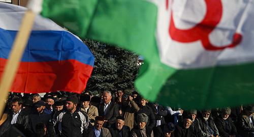 Митинг в Магасе. 6 октября 2018 г. Фото: REUTERS/Maxim Shemetov Митинг в Магасе. 6 октября 2018 г. Фото: REUTERS/Maxim Shemetov