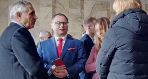 Представители Свидетелей Иеговы* в здании Верховного суда КБР. 1 марта 2019 г. Фото Людмилы Маратовой для "Кавказского узла" Представители Свидетелей Иеговы* в здании Верховного суда КБР. 1 марта 2019 г. Фото Людмилы Маратовой для "Кавказского узла"