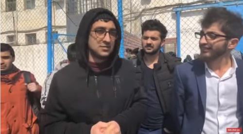 Байрам Мамедов с соратниками после выхода на свободу в результате помилования. Скриншот с видео MeydanTV в Youtube https://www.youtube.com/watch?v=SLRlTINa17c Байрам Мамедов с соратниками после выхода на свободу в результате помилования. Скриншот с видео MeydanTV в Youtube https://www.youtube.com/watch?v=SLRlTINa17c