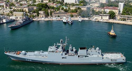 Корабль Черноморского флота . Фото https://structure.mil.ru/structure/forces/type/navy/black_sea.htm Корабль Черноморского флота . Фото https://structure.mil.ru/structure/forces/type/navy/black_sea.htm