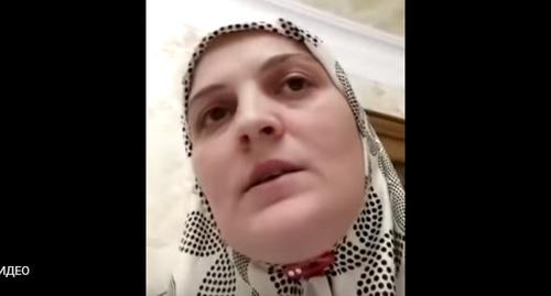 Женщина, представившаяся как Луиза Исраилова жена Минкаила Мализаева. Фото: кадр видео Vainah INTERVISION "Мализаев зудчо Минкаил витин" https://www.youtube.com/watch?time_continue=4&v=A7CKz9j48r0 Женщина, представившаяся как Луиза Исраилова жена Минкаила Мализаева. Фото: кадр видео Vainah INTERVISION "Мализаев зудчо Минкаил витин" https://www.youtube.com/watch?time_continue=4&v=A7CKz9j48r0