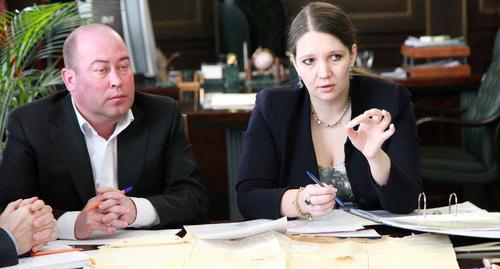 Екатерина Толстикова и участник поездки комиссии по демаркации границ Дагестана. Фото: Пресс-служба администрации Бабаюртовского района Дагестана Екатерина Толстикова и участник поездки комиссии по демаркации границ Дагестана. Фото: Пресс-служба администрации Бабаюртовского района Дагестана