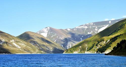 Озеро Кезенойам. Дагестан. Фото: Ras.sham https://ru.wikipedia.org Озеро Кезенойам. Дагестан. Фото: Ras.sham https://ru.wikipedia.org