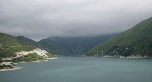 Озеро Кезенойам. Чечня. Фото: Agidel https://ru.wikipedia.org/ Озеро Кезенойам. Чечня. Фото: Agidel https://ru.wikipedia.org/