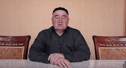 Малсаг Ужахов. Кадр видеообращения активиста, опубликованного на YouTube. Малсаг Ужахов. Кадр видеообращения активиста, опубликованного на YouTube.