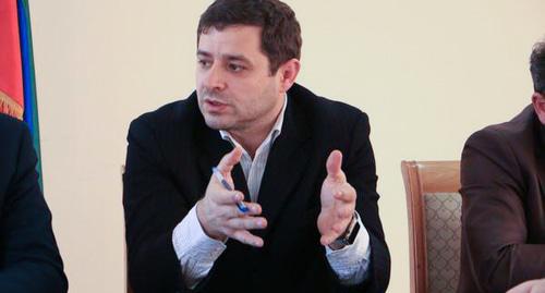 Гусейн Гусейнов. Фото https://www.mkala.ru/authorities/administration/rukovodstvo/ Гусейн Гусейнов. Фото https://www.mkala.ru/authorities/administration/rukovodstvo/