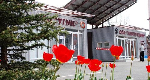 Вход на территорию "Электроцинка". Фото: Пресс-служба "Электроцинка" https://electrozink.ugmk.com/ru/press/news/ Вход на территорию "Электроцинка". Фото: Пресс-служба "Электроцинка" https://electrozink.ugmk.com/ru/press/news/