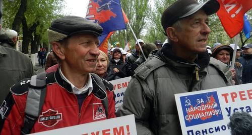 Участники первомайской демонстрации в Волгограде. 1 мая 2019 года. Фото Татьяны Филимоновой для "Кавказского узла". Участники первомайской демонстрации в Волгограде. 1 мая 2019 года. Фото Татьяны Филимоновой для "Кавказского узла".