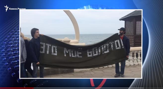 Участники "Монстрации" в Махачкале. 1 мая 2019 года. Скриншот с видео (издание, название которого "Кавказский узел" может сообщить по запросу) https://www.youtube.com/watch?v=b7-Tf1zk8Fs