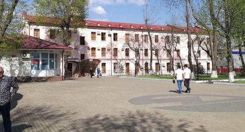 Закрытая территория перед заводом "Электроцинк". Фото Эммы Марзоевой для "Кавказского узла" Закрытая территория перед заводом "Электроцинк". Фото Эммы Марзоевой для "Кавказского узла"