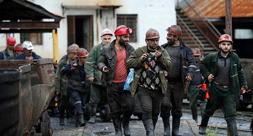 Шахтеры. Грузия. Фото: REUTERS/David Mdzinarishvili Шахтеры. Грузия. Фото: REUTERS/David Mdzinarishvili