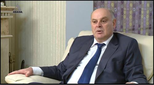 Аслан Бжания. Фото кадр видео "Телекомпании Абаза-ТВ", https://www.youtube.com/watch?v=iYmx3VyzA4k Аслан Бжания. Фото кадр видео "Телекомпании Абаза-ТВ", https://www.youtube.com/watch?v=iYmx3VyzA4k