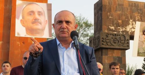 Самвел Бабаян на встрече со своими сторонниками в Степанакерте. Фото: Алвард Григорян для "Кавказского узла" Самвел Бабаян на встрече со своими сторонниками в Степанакерте. Фото: Алвард Григорян для "Кавказского узла"