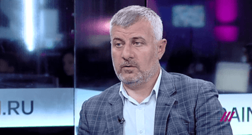 Барах Чемурзиев. Кадр видео телеканала "Дождь". https://tvrain.ru/teleshow/kruglyj_stol/ingushetija-473104/ Барах Чемурзиев. Кадр видео телеканала "Дождь". https://tvrain.ru/teleshow/kruglyj_stol/ingushetija-473104/