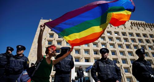 Участница акции ЛГБТ. Тбилиси. Май 2017 г. Фото: REUTERS/David Mdzinarishvili Участница акции ЛГБТ. Тбилиси. Май 2017 г. Фото: REUTERS/David Mdzinarishvili